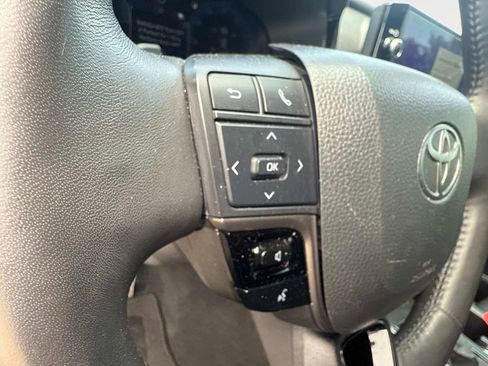 Used 2025 Toyota Camry XSE image 28