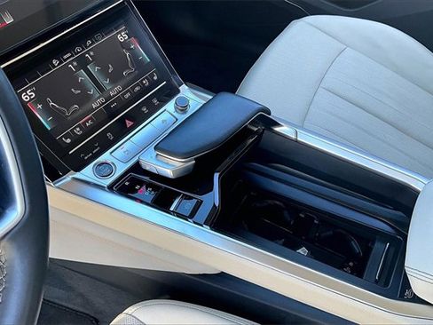 Used 2022 Audi e-tron Premium Plus w/ Premium Plus Package image 12