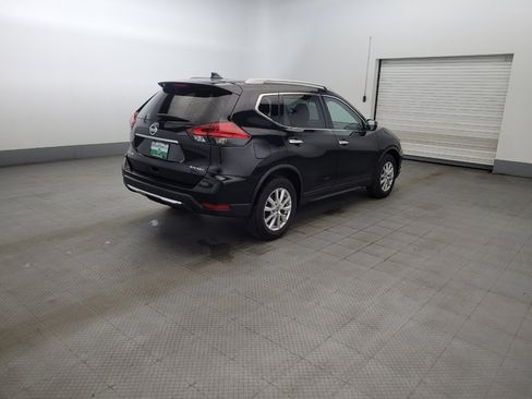 Used 2017 Nissan Rogue SV AWD/4WD image 9