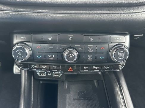 Used 2022 Dodge Durango GT image 37