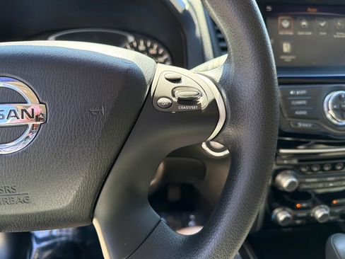 Used 2020 Nissan Pathfinder S image 20