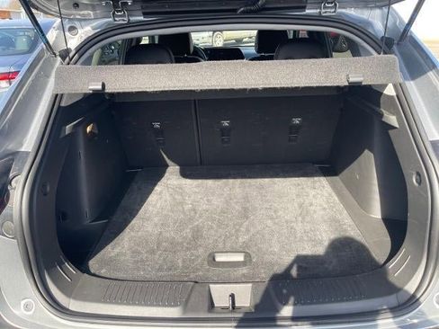 Used 2025 Chevrolet Trax LT w/ LT Convenience Package image 19