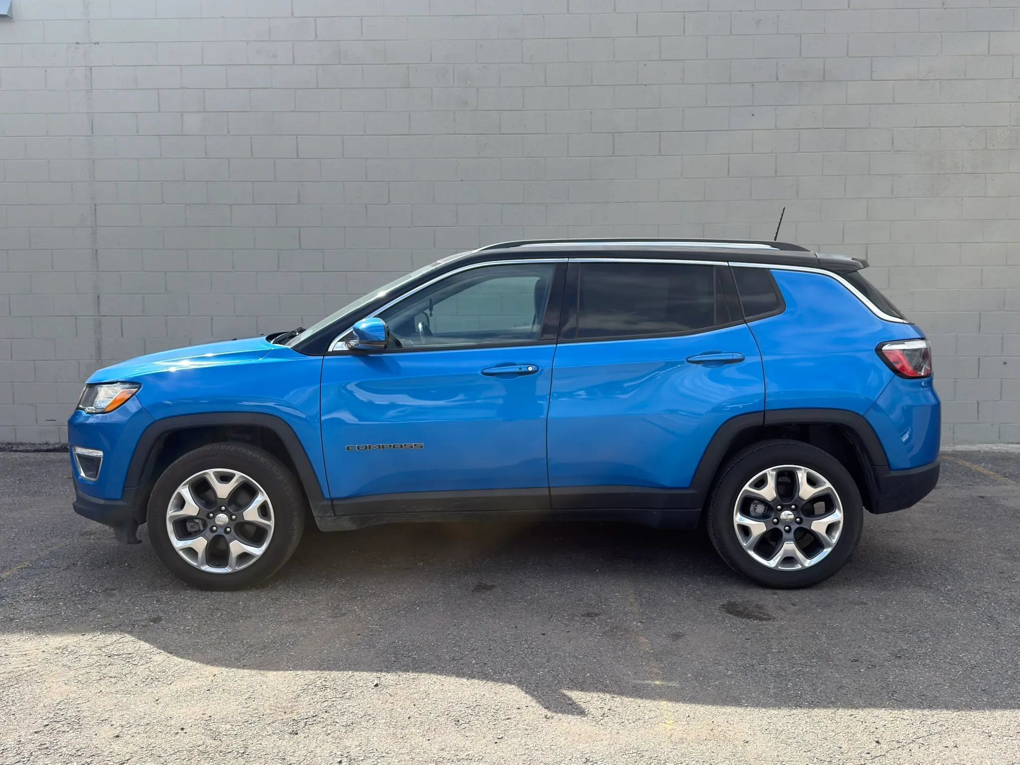 Used 2021 Jeep Compass Limited AWD/4WD image 2