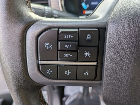 Used 2025 Ford F150 Lariat w/ Equipment Group 501A Mid image 17