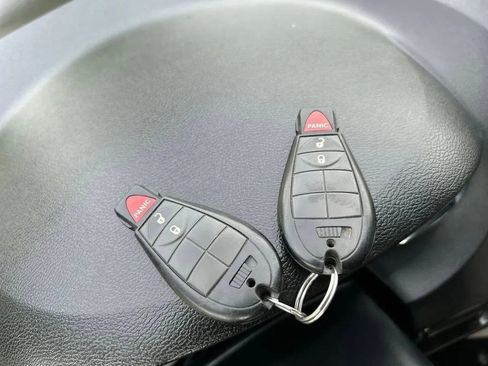 Used 2016 Dodge Grand Caravan American Value Package FWD image 22