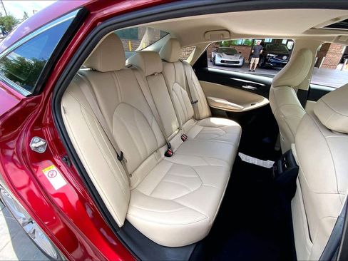 Used 2019 Toyota Avalon XLE w/ Moonroof Package FWD image 21