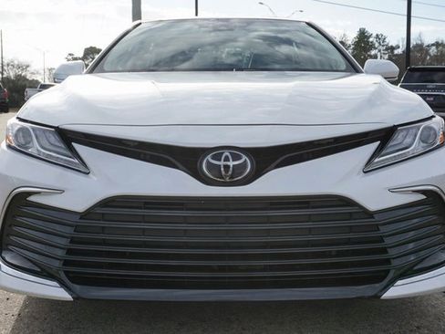 Used 2023 Toyota Camry XLE image 9