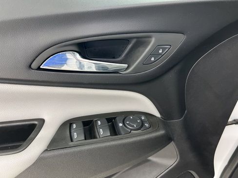 Used 2024 Chevrolet Equinox LT FWD image 20