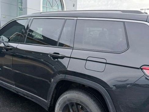 Used 2023 Jeep Grand Cherokee L Laredo w/ Luxury Tech Group I AWD/4WD image 8