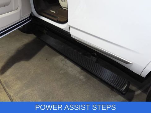Used 2025 GMC Yukon Denali AWD/4WD image 2