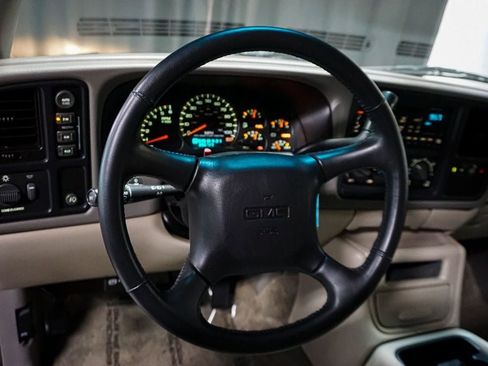 Used 2001 GMC Yukon XL 4WD image 40