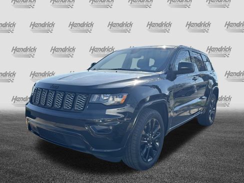 Used 2020 Jeep Grand Cherokee Altitude image 5