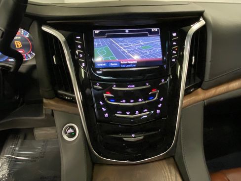 Used 2019 Cadillac Escalade Luxury image 28