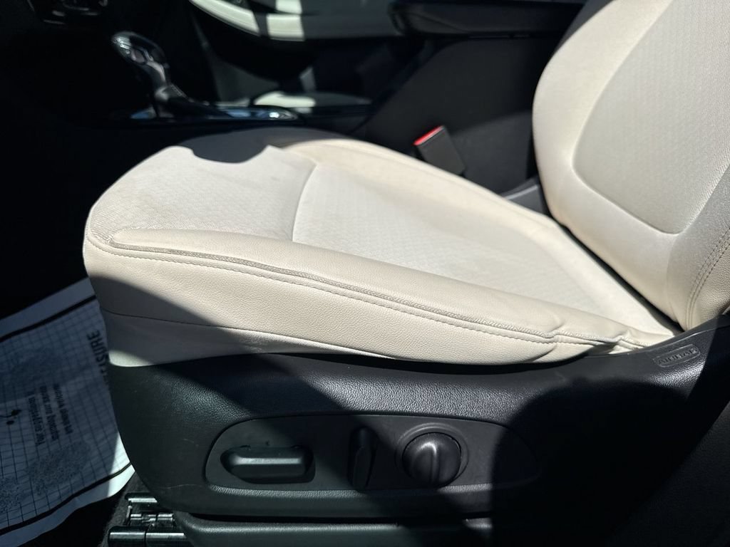 Used 2023 Buick Encore GX Preferred w/ Cold Weather Comfort Package FWD image 22