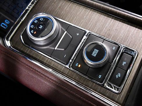 Used 2024 Ford Expedition Limited image 28