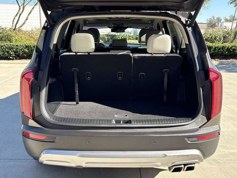 Used 2022 Kia Telluride EX image 10