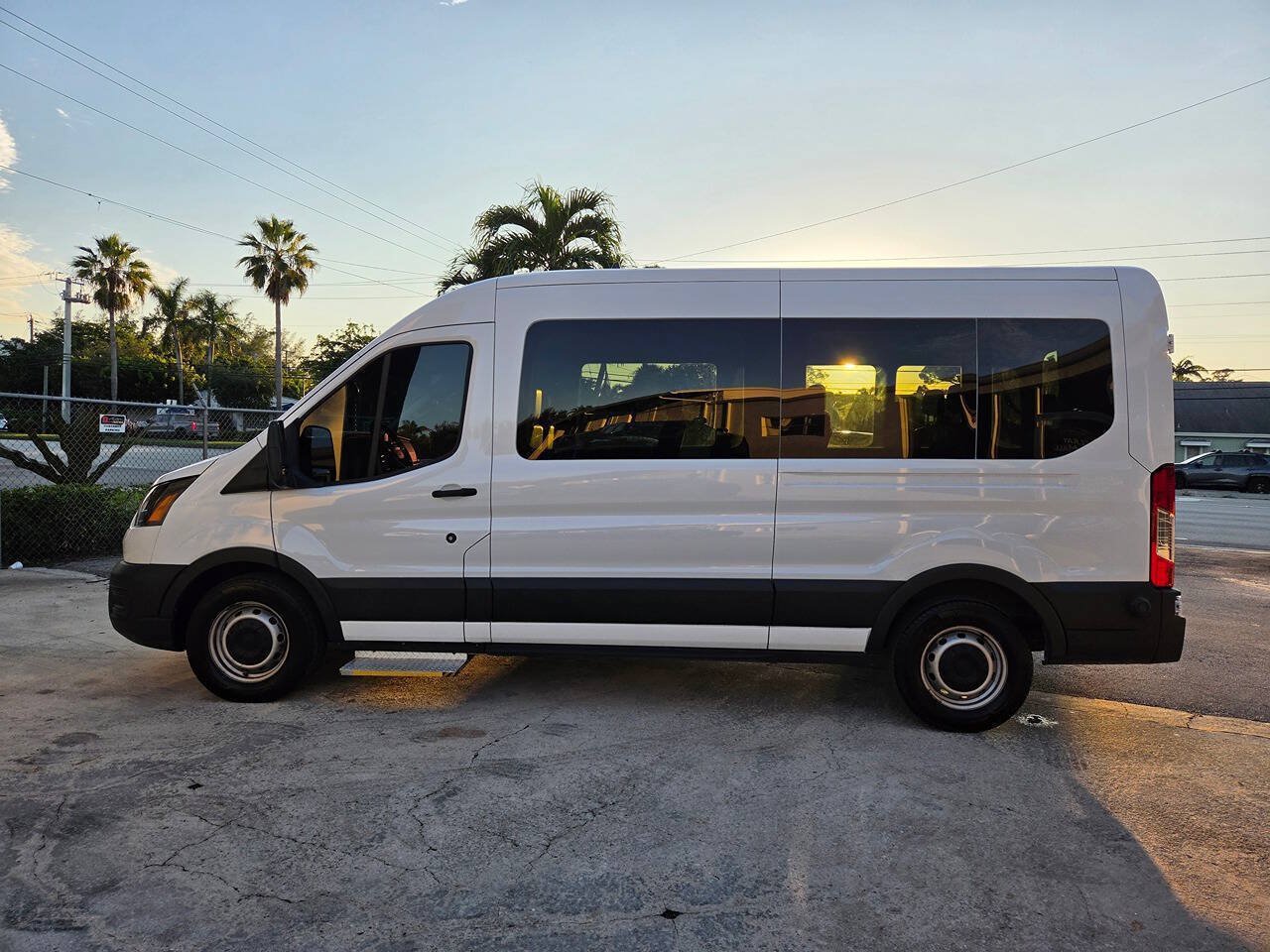 Used 2024 Ford Transit 350 XL RWD image 1