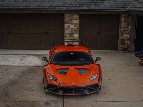 Used 2023 Lamborghini Huracan STO image 3