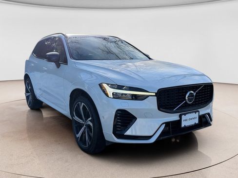 Used 2023 Volvo XC60 T8 Ultimate w/ Climate Package image 3
