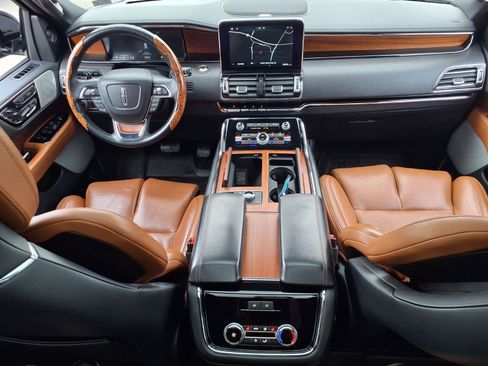 Used 2020 Lincoln Navigator Reserve w/ Luxury Package AWD/4WD image 12