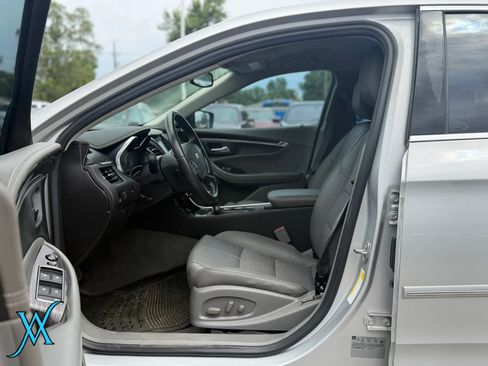 Used 2018 Chevrolet Impala LT w/ LT Convenience Package FWD image 10