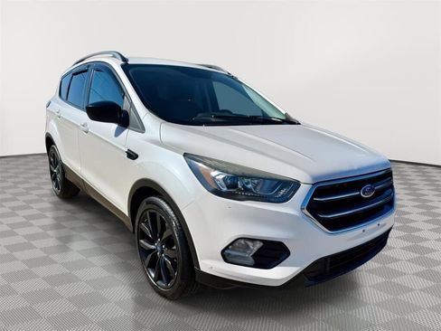 Used 2017 Ford Escape SE w/ Equipment Group 201A AWD/4WD image 10