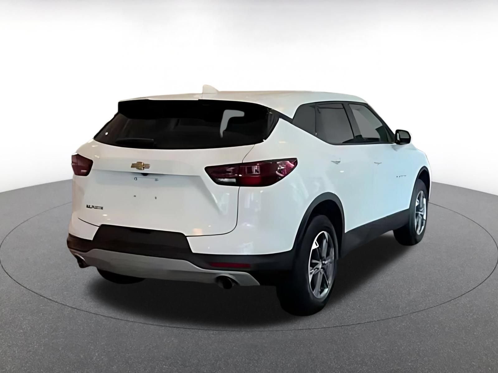 Used 2025 Chevrolet Blazer LT FWD image 12
