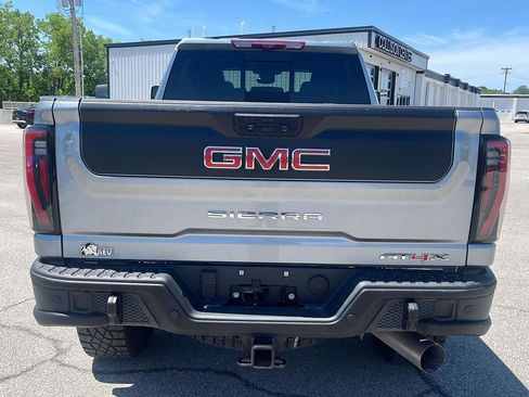 Used 2025 GMC Sierra 2500 AT4X w/ AT4X AEV Edition AWD/4WD image 7