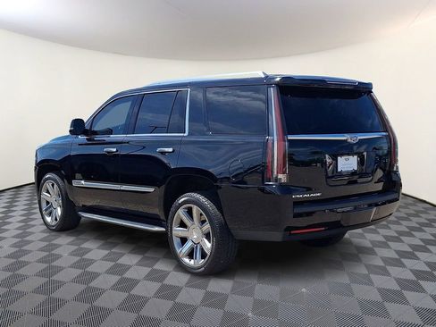 Used 2019 Cadillac Escalade Premium Luxury AWD/4WD image 6