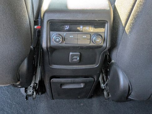 Used 2019 GMC Acadia SLE image 11