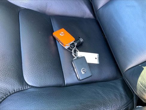 Used 2021 Volvo XC90 T6 Momentum w/ Advanced Package image 14