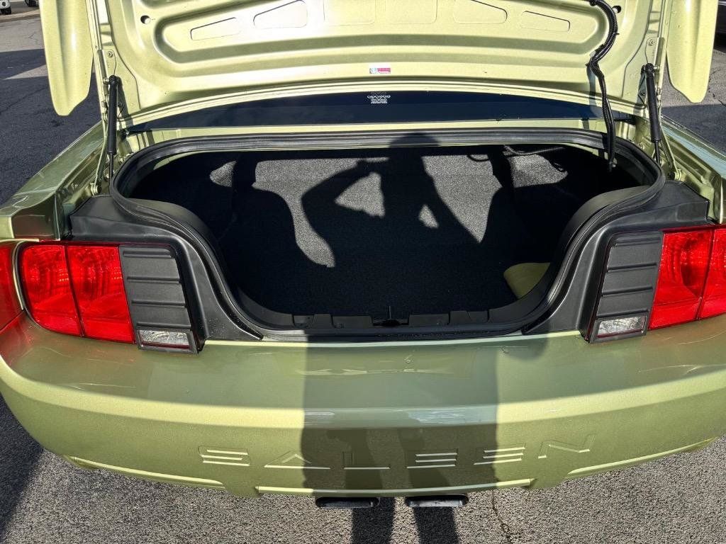 Used 2006 Ford Mustang GT RWD image 21