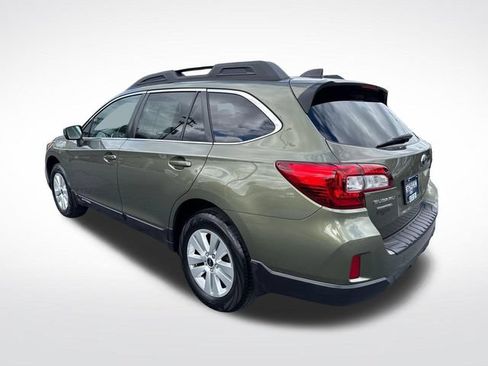 Used 2017 Subaru Outback 2.5i Premium w/ Popular Package #2 AWD/4WD image 3