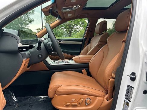 Certified 2026 Genesis GV80 3.5T Advanced AWD/4WD image 7