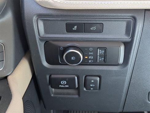 Used 2024 Ford Expedition Max Limited image 28