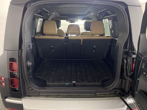Used 2025 Land Rover Defender 110 S image 25