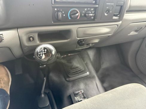 Used 2003 Ford F350 4x4 Regular Cab Super Duty image 35