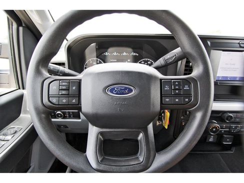 Used 2025 Ford F250 4x4 Crew Cab Super Duty image 14