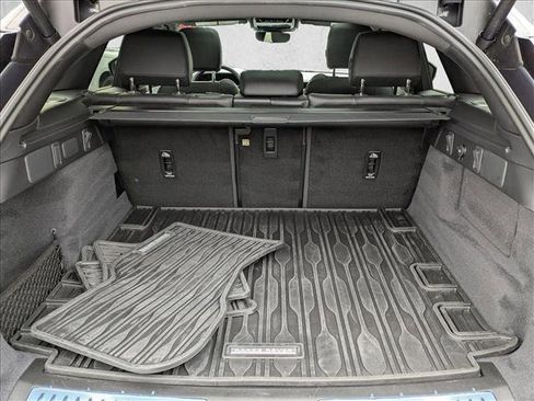 Certified 2026 Land Rover Range Rover Velar Dynamic SE image 6