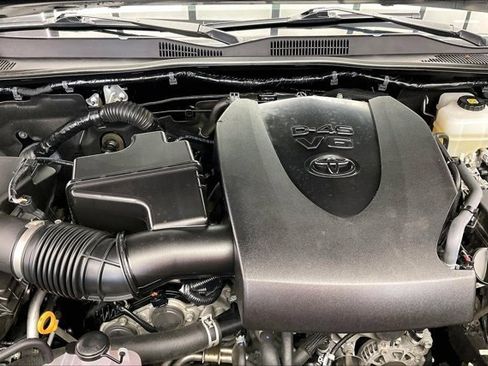 Used 2020 Toyota Tacoma TRD Off-Road image 9