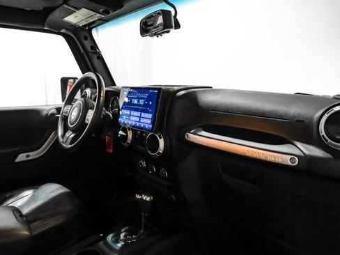 Used 2016 Jeep Wrangler Unlimited Sahara w/ Max Tow Package AWD/4WD image 14