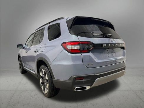 New 2026 Honda Pilot Touring image 3