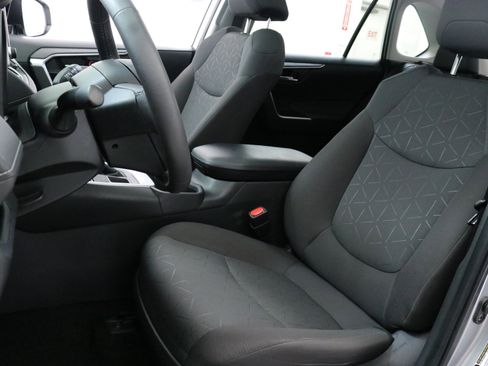 Used 2023 Toyota RAV4 XLE image 21