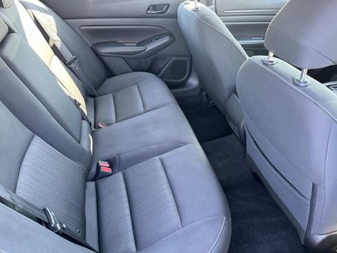 Used 2025 Nissan Altima 2.5 SV FWD image 19