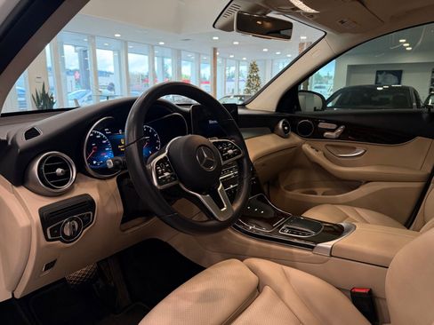Used 2020 Mercedes-Benz GLC 300 4MATIC image 5