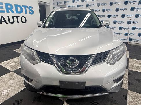 Used 2016 Nissan Rogue SV w/ SV Premium Package FWD image 2