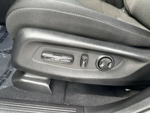 Used 2023 Honda CR-V EX image 23