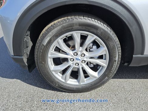 Used 2023 Ford Explorer Limited AWD/4WD image 9