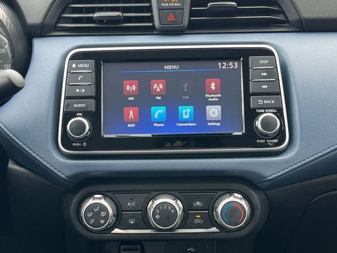 Used 2025 Nissan Versa SV FWD image 17