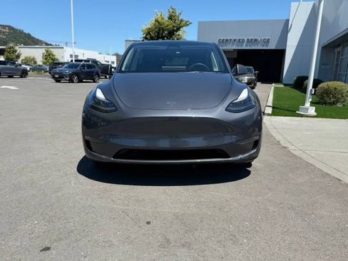 Used 2022 Tesla Model Y Performance AWD/4WD image 2